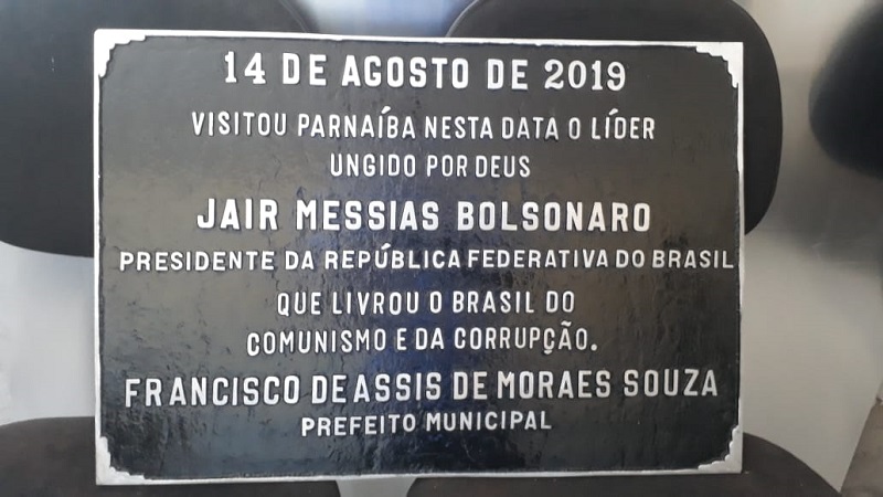 Monumento em homenagem a Bolsonaro