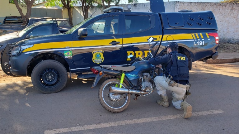 A motocicleta apresentou registro de roubo/furto na Bahia
