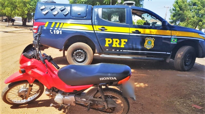 PRF apreende moto com mais de R$ 10 mil em multas na BR-316 em Picos