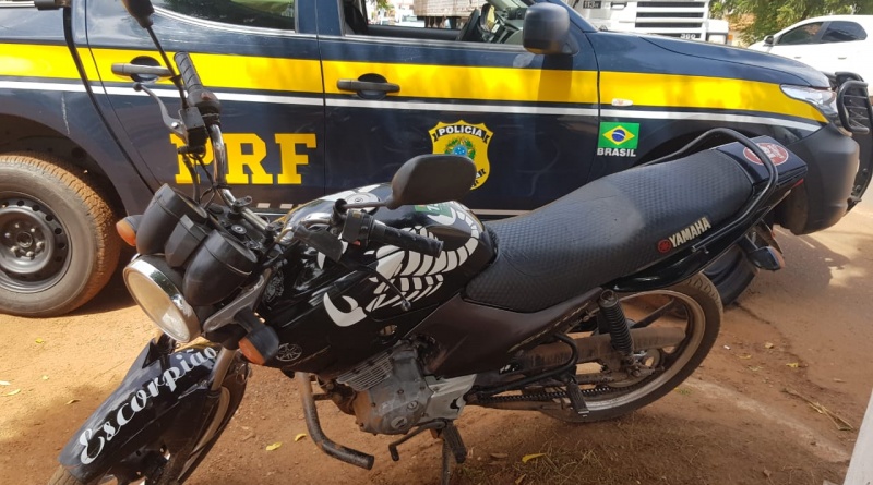 PRF apreende moto com cerca de R$ 16 mil em multas na cidade de Picos