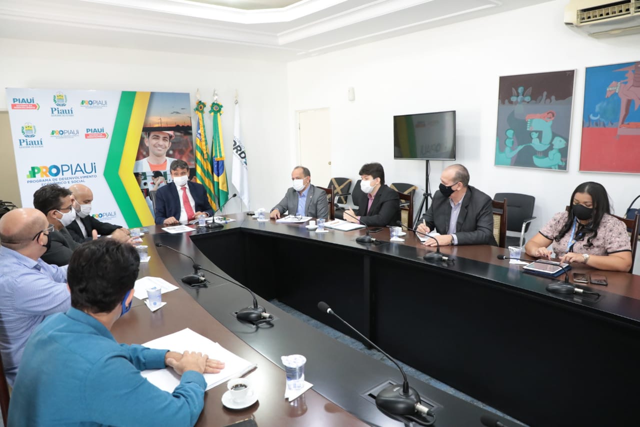 Wellington Dias garante investimentos para aeroportos no Piauí