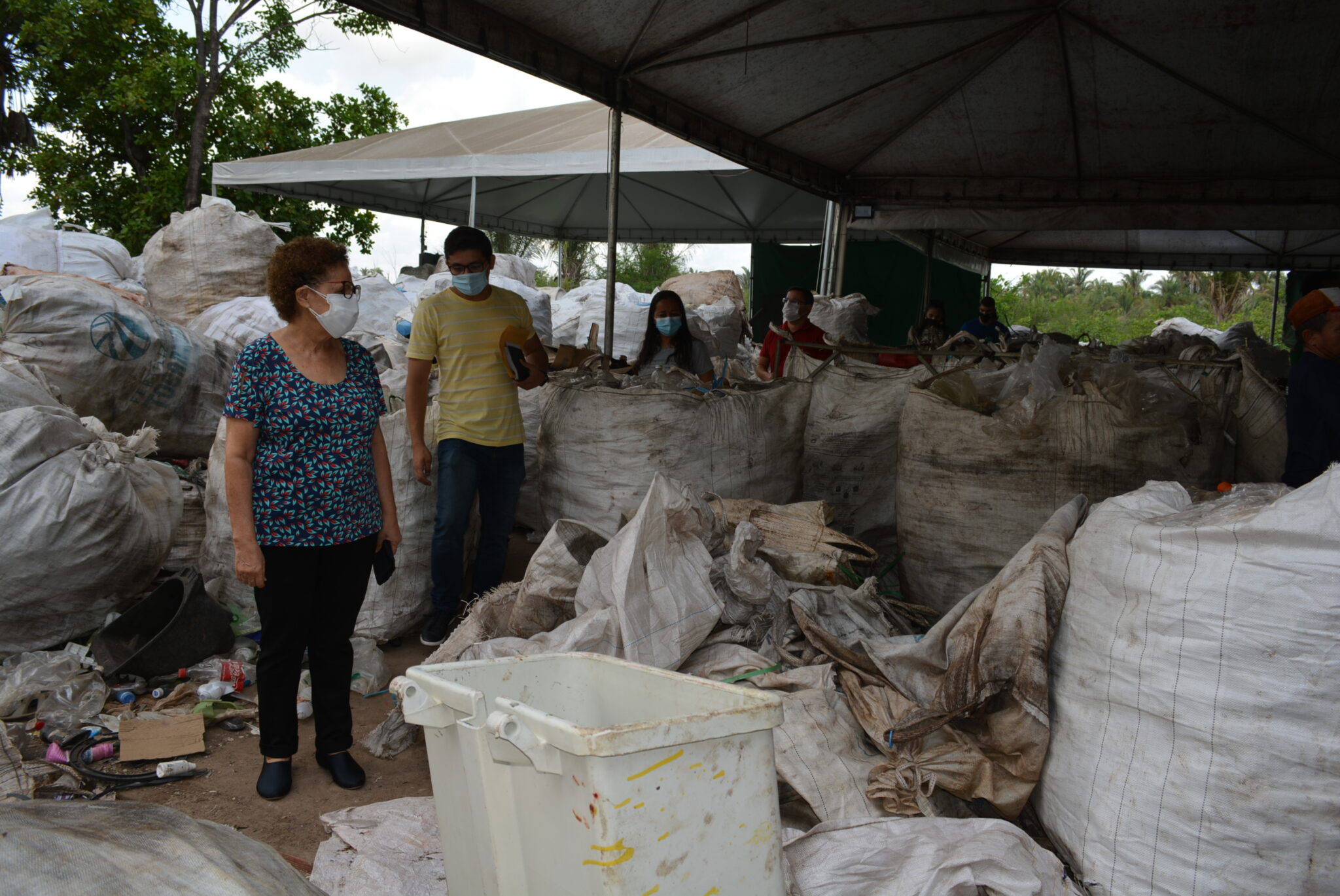 Vice-Governadora Regina Sousa visita projeto Recicla Codipi