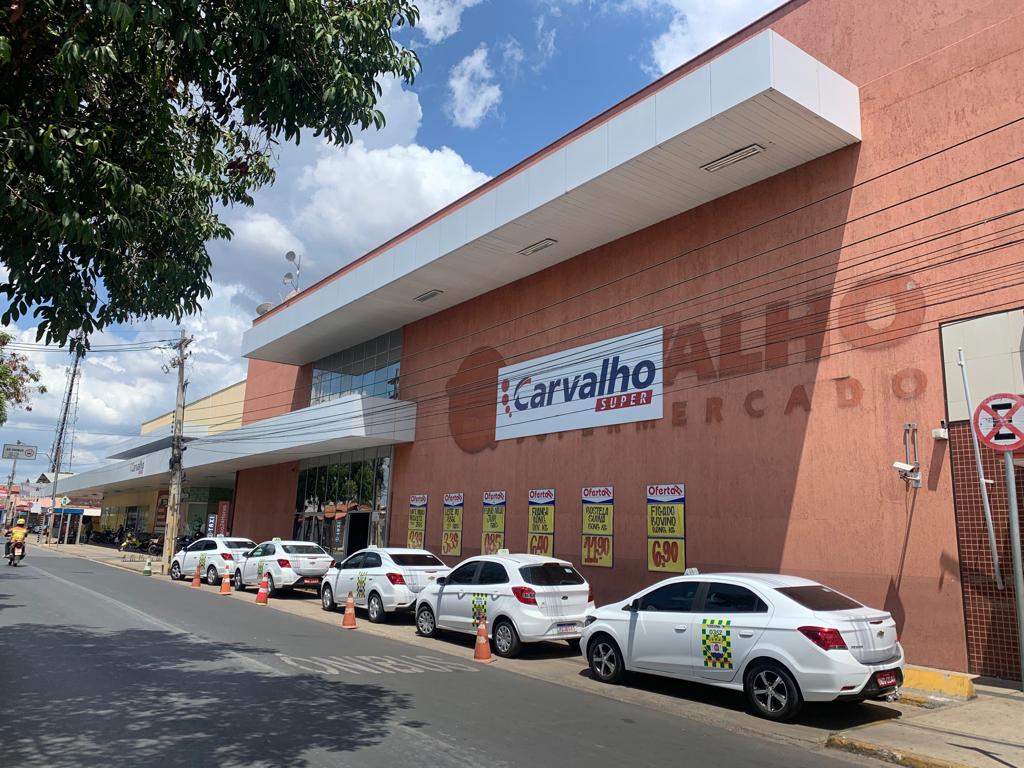 Comercial Carvalho na Joaquin Nelson, zona Sudeste de Teresina.