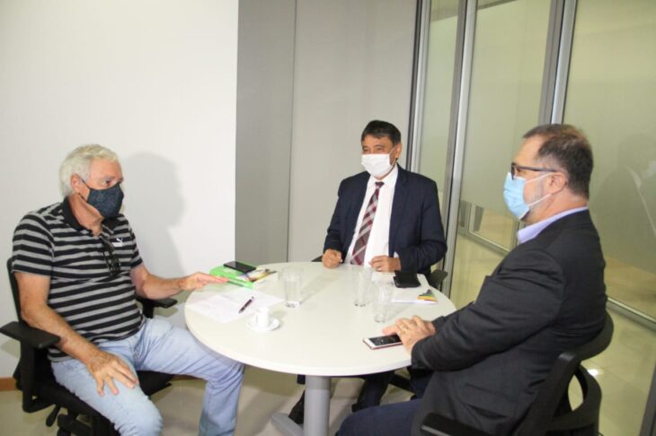 Reunião com o Governador Wellington Dias, e o ex-ministro das Minas e Energia, Nelson Hubner, em Brasília.