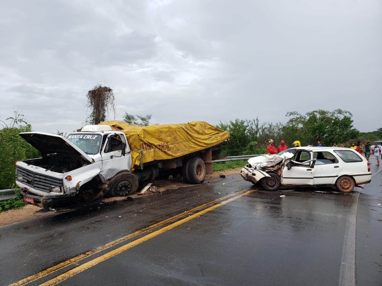Acidente entre dois veículos deixa uma pessoa morta na zona Sudeste de Teresina.