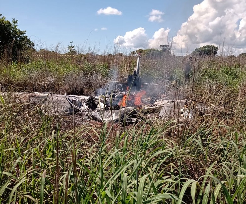 O avião caiu após decolar em Luzimangues, distrito do município de Porto Nacional.