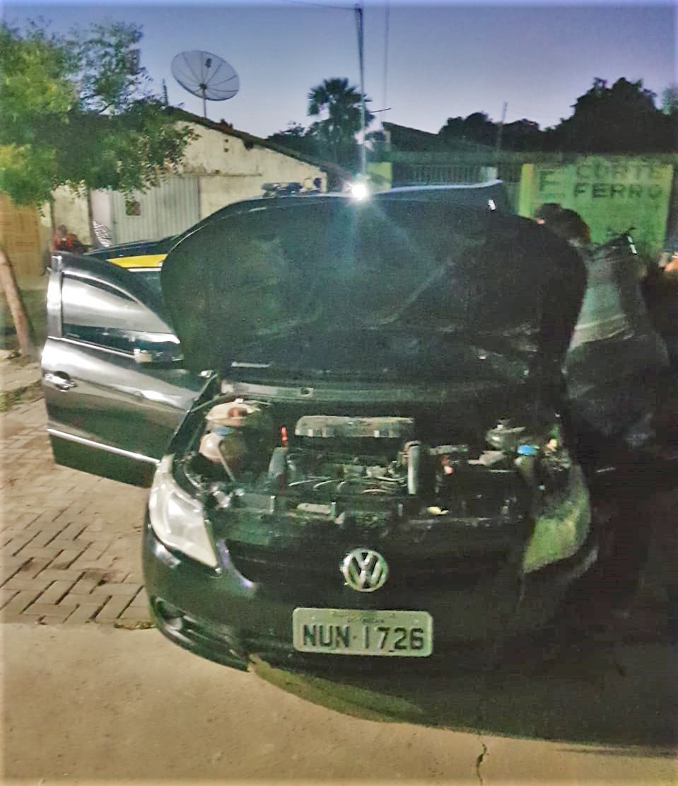Polícia Militar recupera carro e motocicleta roubados na cidade de Piripiri