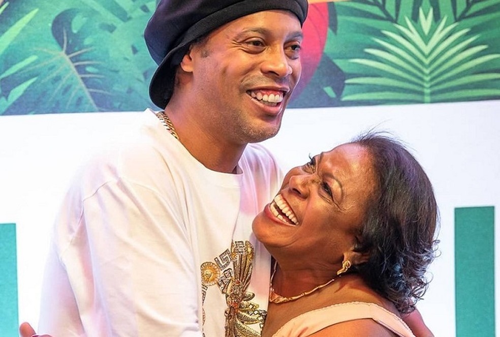 Mãe de Ronaldinho Gaúcho morre aos 71 anos vítima da Covid-19