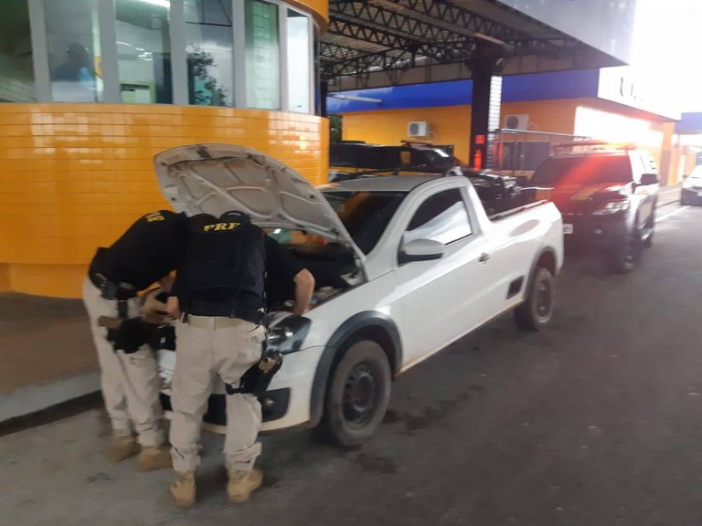 Carro roubado no Rio de Janeiro é apreendido pela PRF em Piripiri