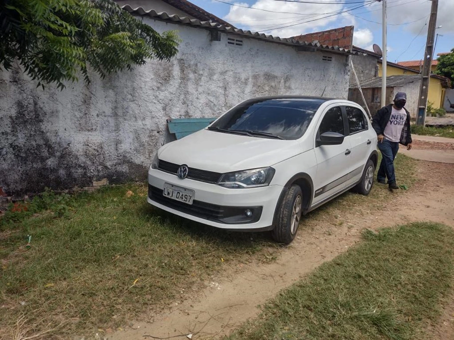 Polícia recupera em Luís Correia carro que havia sido roubado em Parnaíba