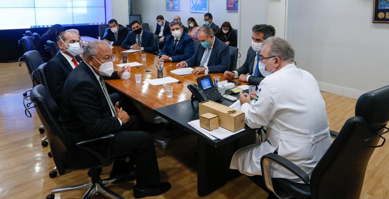 Prefeito de Teresina, Dr. Pessoa em reunião com o Ministro da Saúde, Marcelo Queiroga.