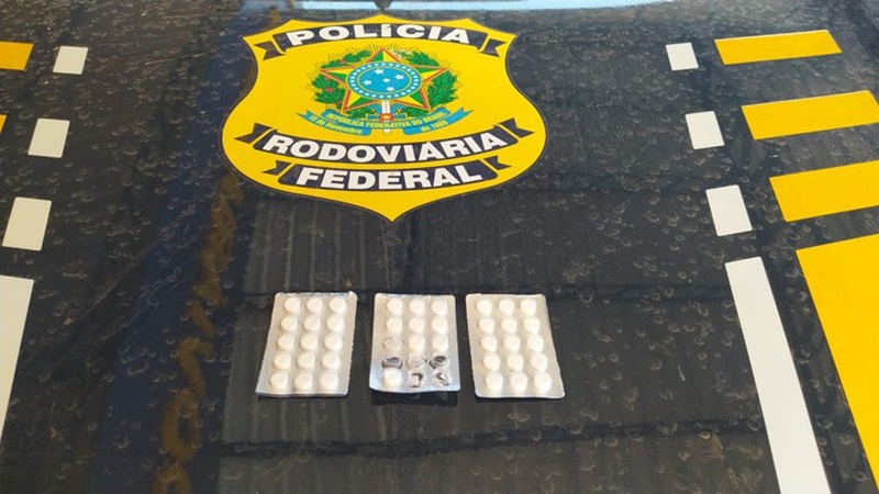 Anfetaminas encontrada pela PRF com o motorista de caminhão em Floriano.