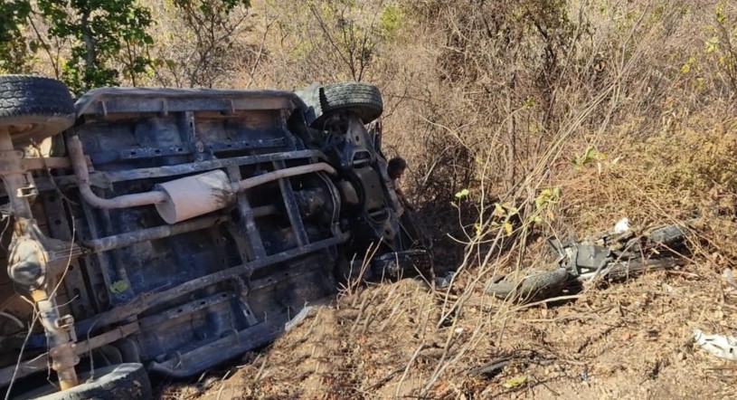 Casal morre após acidente entre carro e moto na BR-407 em Jaicós