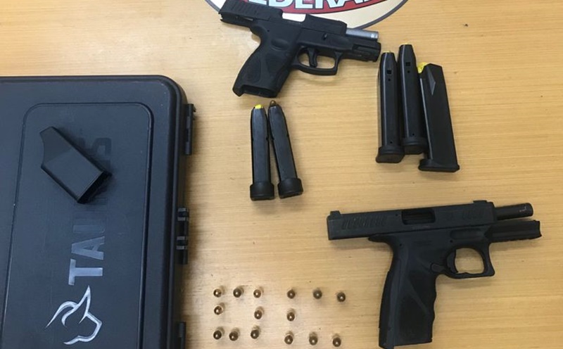 Armas de fogo e munições apreendidas pela Polícia Federal.