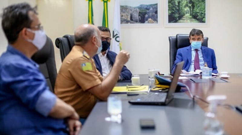 Wellington Dias autoriza criação de cinco novas unidades do Corpo de Bombeiros no Piauí.