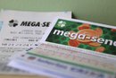 Ninguém acerta na Mega-Sena e prêmio acumula em R$ 16 milhões