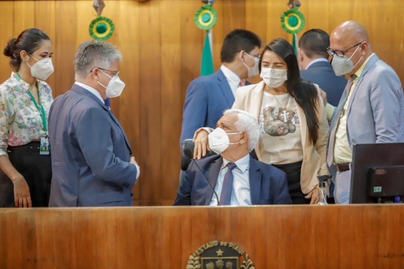 Deputados na Assembleia Legislativa do Piauí.