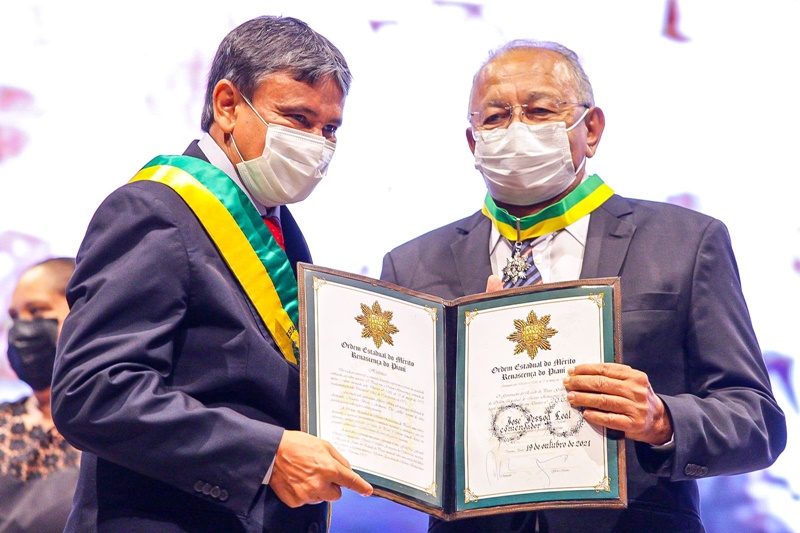 Medalha Mérito Renascença é entregue para o prefeito de Teresina, Dr. Pessoa