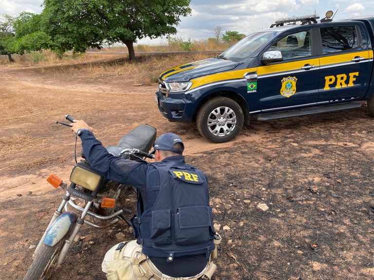 Motocicleta apreendia no município de Inhuma no Piauí pela PRF.