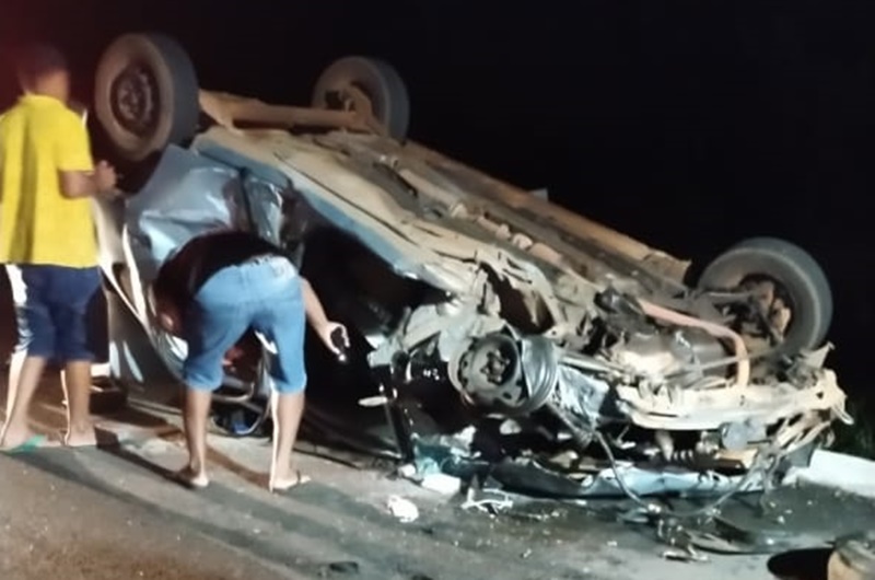 Carro de passeio envolvido no acidente em Campo Maior.
