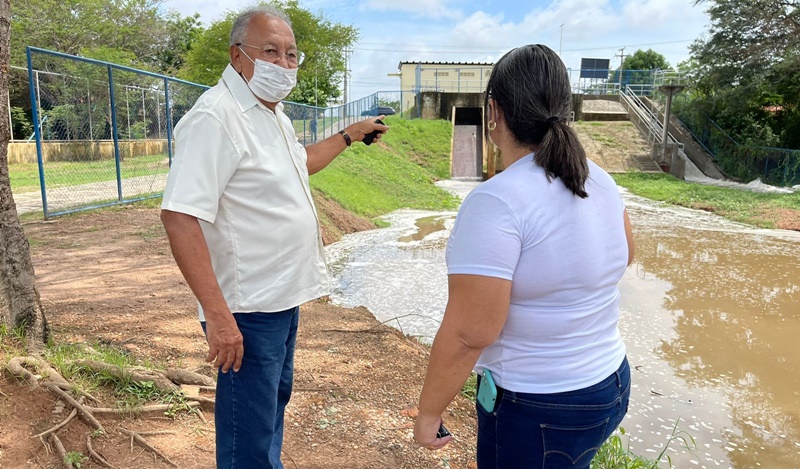 Dr. Pessoa visita estação de bombeamento da avenida Boa Esperança em Teresina.