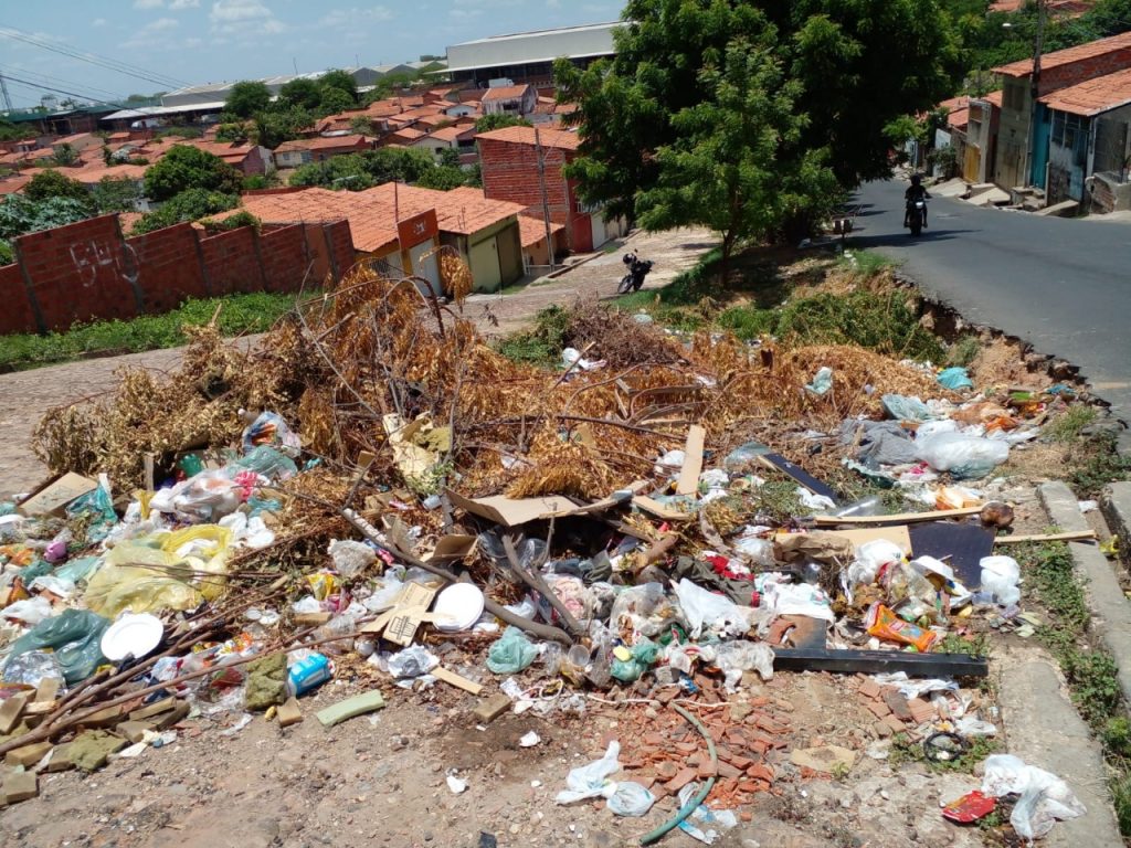 Prefeitura reajusta multa para descarte de lixo irregular