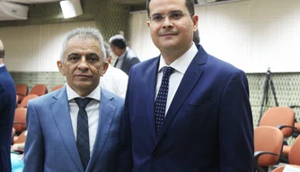 TRE-PI empossa Fábio Leal e José Maria Juízes Membros da Corte