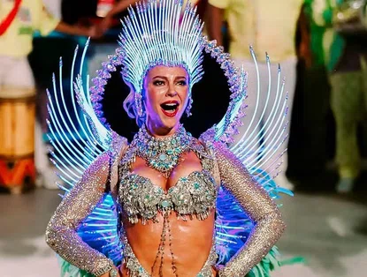Paolla Oliveira faz post de despedida como rainha de bateria da Grande Rio
