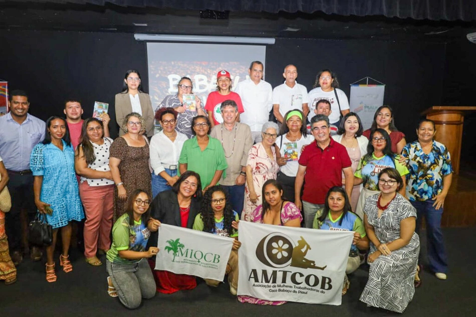 Lei federal reconhece trabalho das quebradeiras de coco babaçu como patrimônio cultural do Brasil
