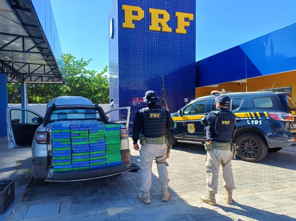 PRF apreende cerca de 135 kg de cocaína em Parnaíba