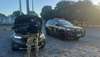 PRF recupera veículos com irregularidades durante ações em Teresina e Altos