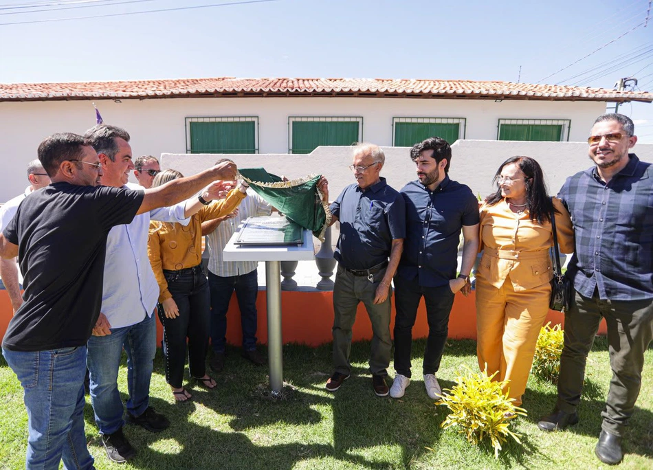 Ciro Nogueira visita agência bancária inaugurada em Simplício Mendes