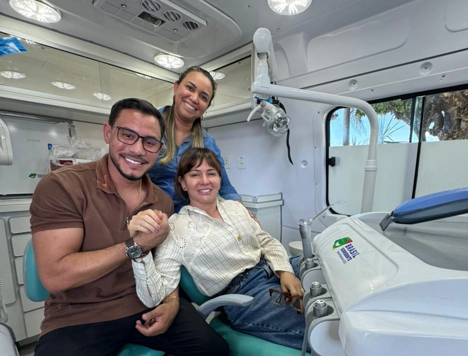 Prefeitura de Esperantina entrega Unidade Odontológica Móvel