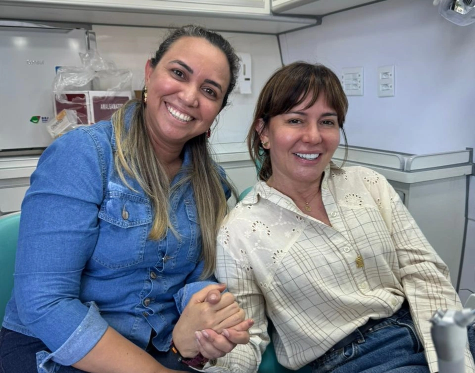 Prefeitura de Esperantina entrega Unidade Odontológica Móvel