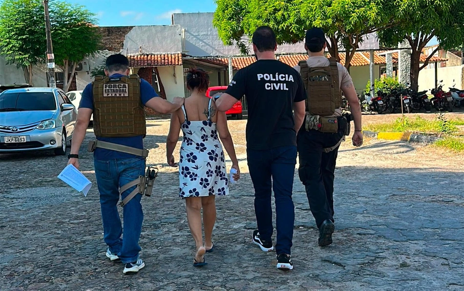 Mulher suspeita de tentar sequestrar bebê em maternidade é presa