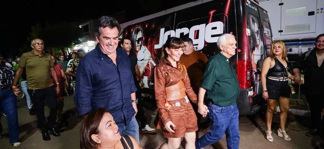 Prefeita Ivanária Sampaio e Themístocles Filho recebem Ciro no São João da Esperança