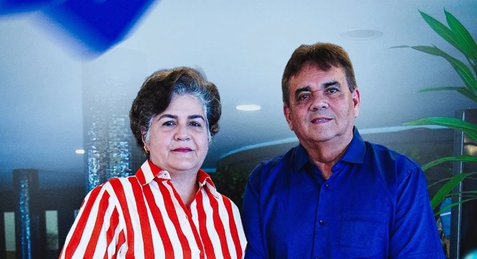 médica Lúcia Santos e Jorge Lopes, presidente do PSDB